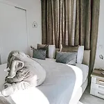 Apartment Rocha Vista Mar Dubai *